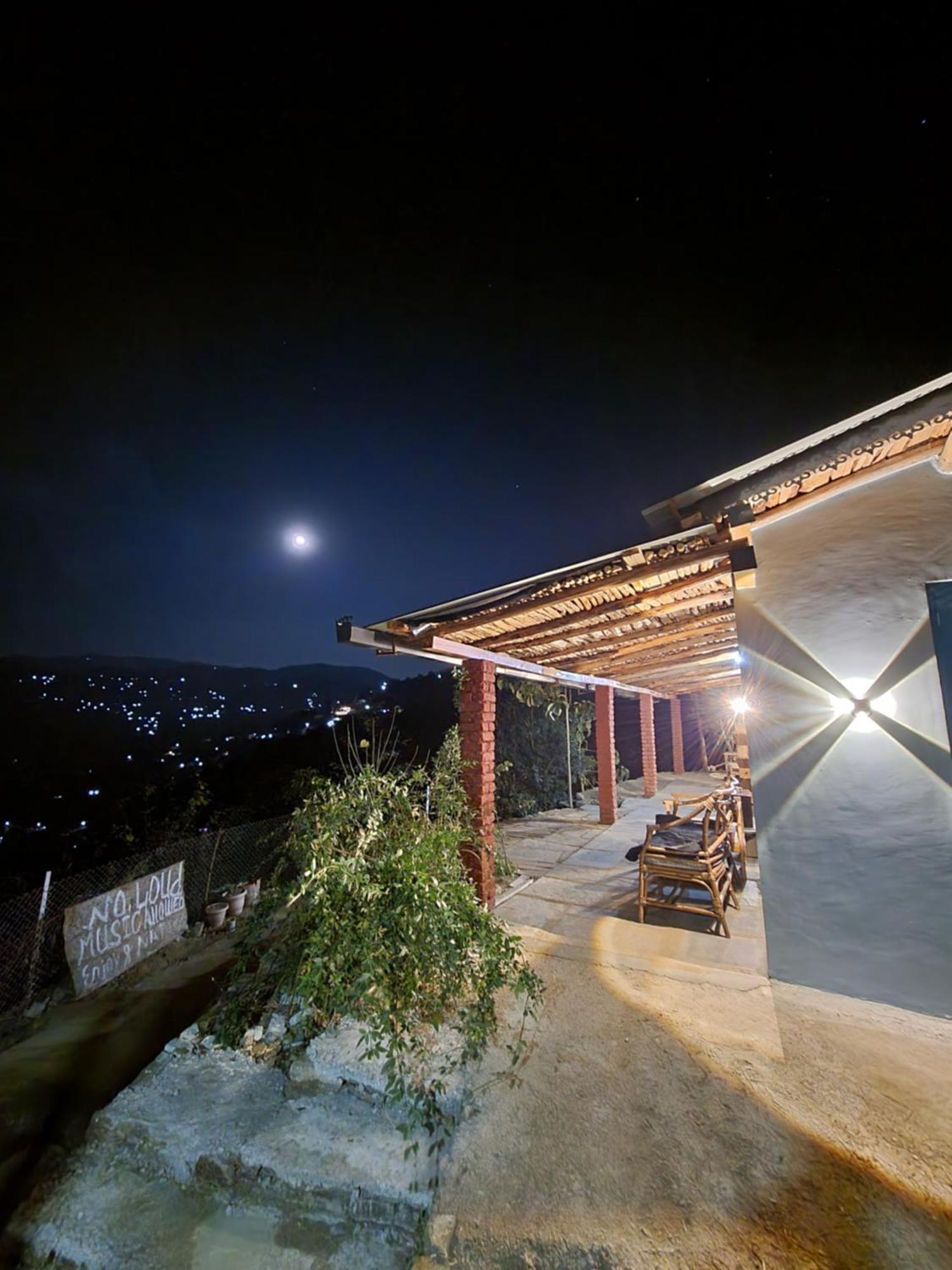 Zenoaks Homestay Almora Esterno foto