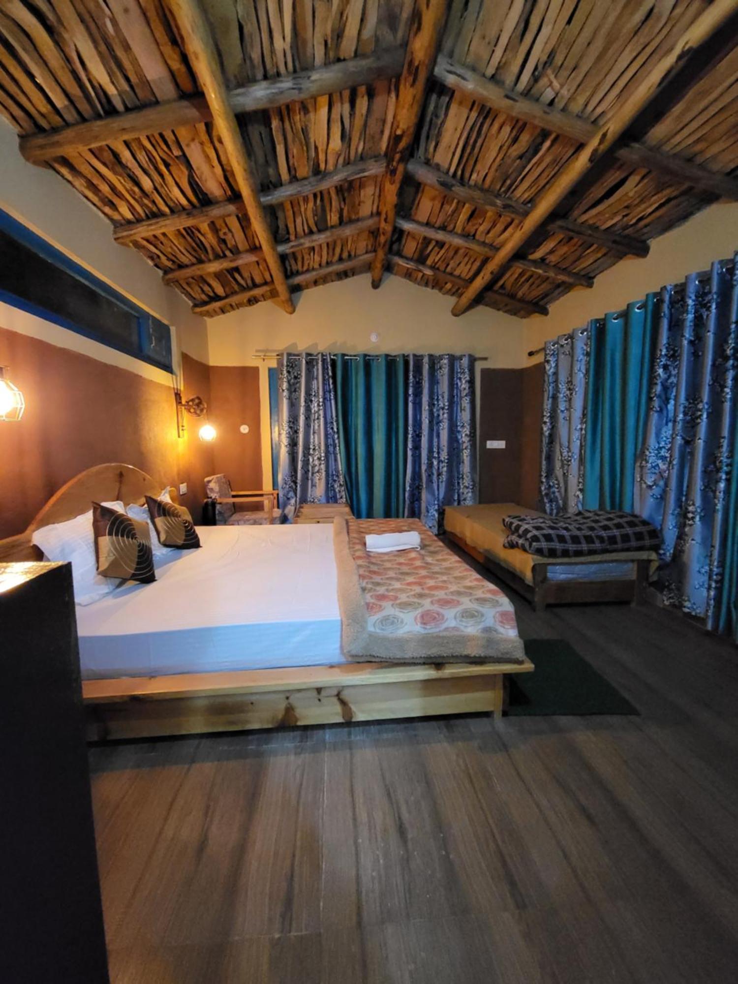 Zenoaks Homestay Almora Esterno foto